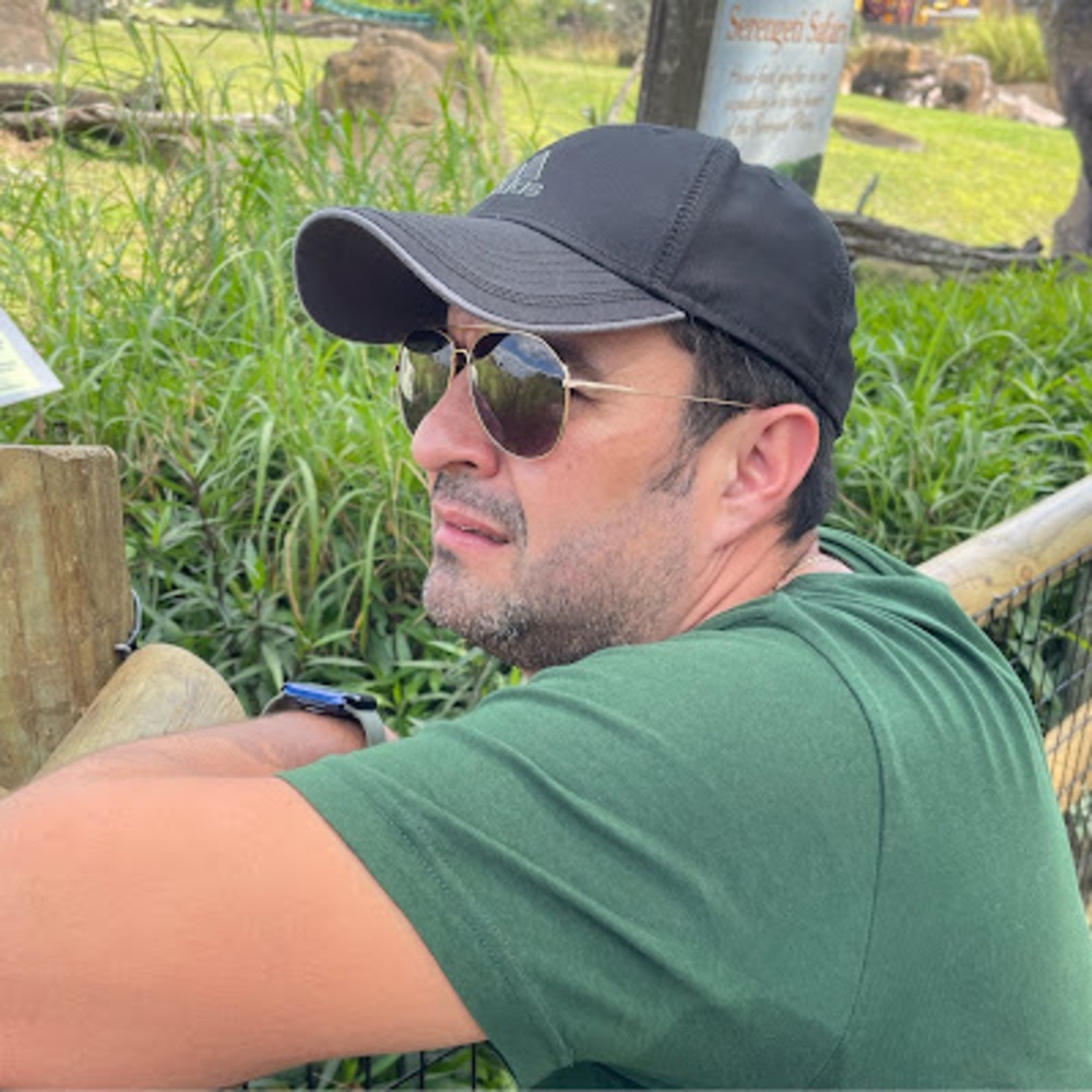 Meet your Posher, Carlos